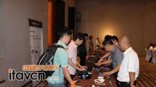 섓(chung)2012¼g(sh)®a(chn)ƷȫѲչVվF(xin)a(chn)Ʒչʾ