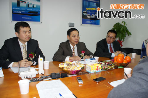 () ATENЇ^ KD DengATENȫͷĈL MH YangATENL؄e Samuel Chen